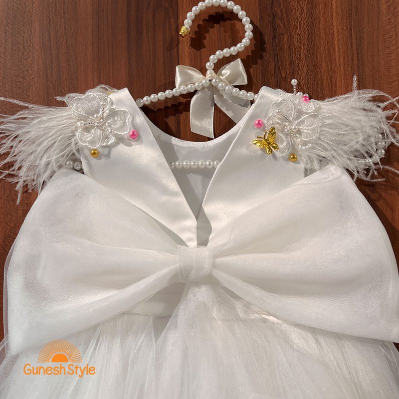 پیراهن پرنسسی ساتن و توری سفید پشت پاپیون‌ الا