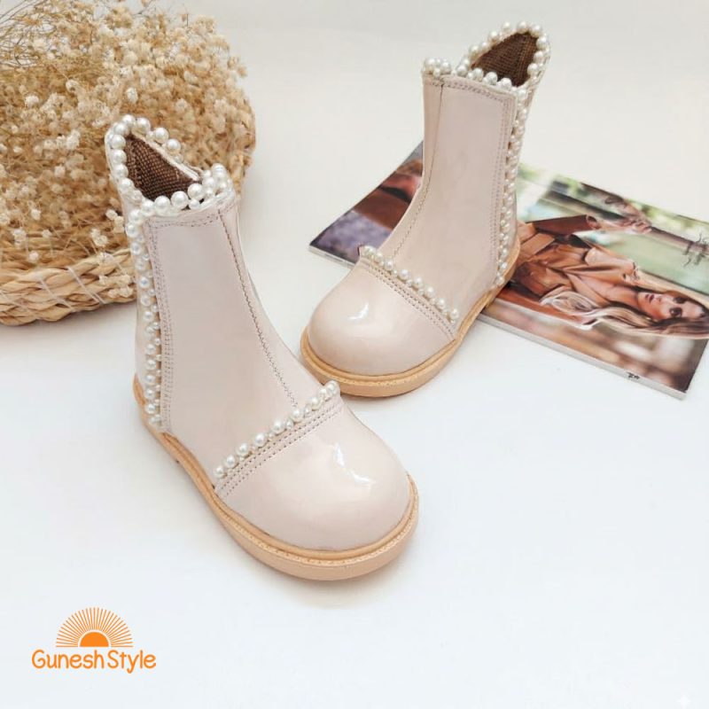 بوت دخترانه مدل مروارید رنگ کرم