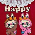 بلوز دورس بچگانه طرح لبوبو (Labubu) رنگ قرمز